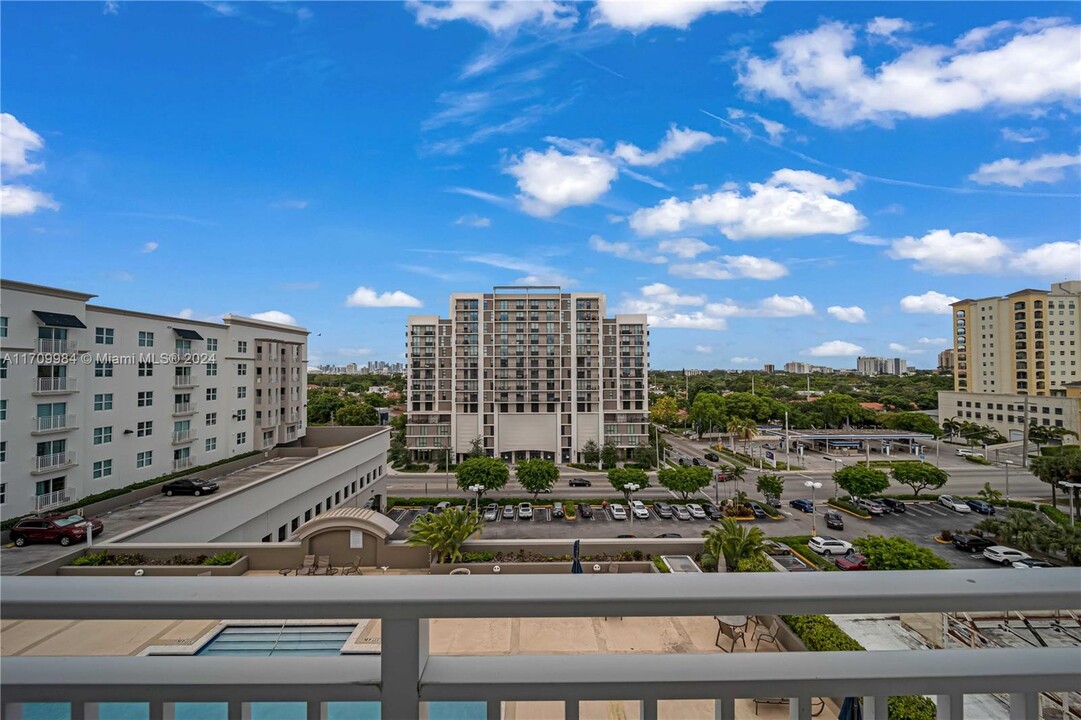 50 Menores Ave, Unit 7 in Coral Gables, FL - Building Photo