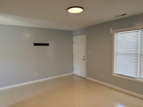 245 Lakewood Dr in Jacksonville, NC - Building Photo - Building Photo