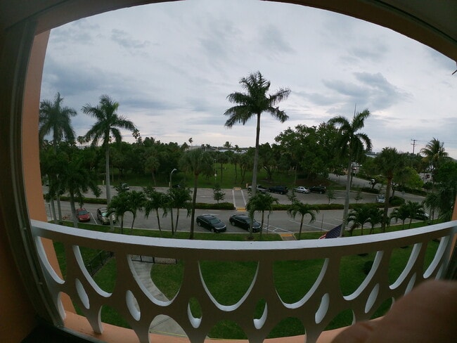 property at 15 S Golfview Rd