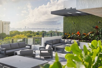 Biscayne 112 in Miami, FL - Building Photo - Building Photo