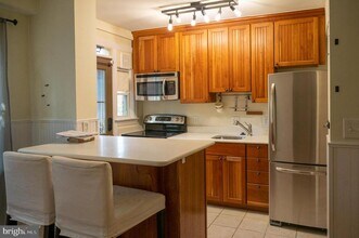 8 Auburn Ct in Alexandria, VA - Building Photo - Building Photo