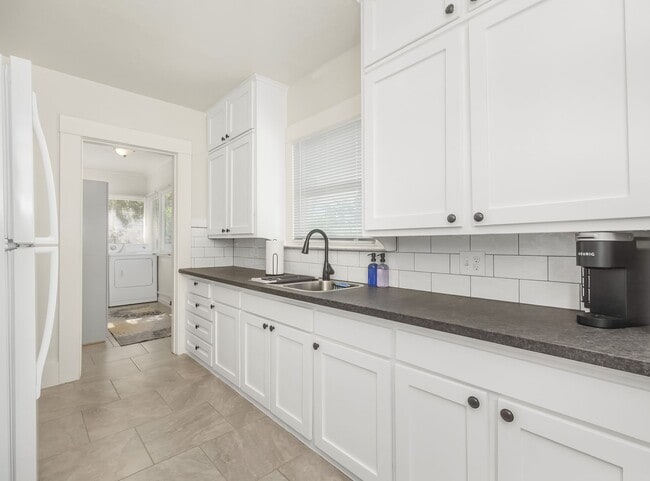 1121 E Hedges Ave in Fresno, CA - Building Photo - Building Photo