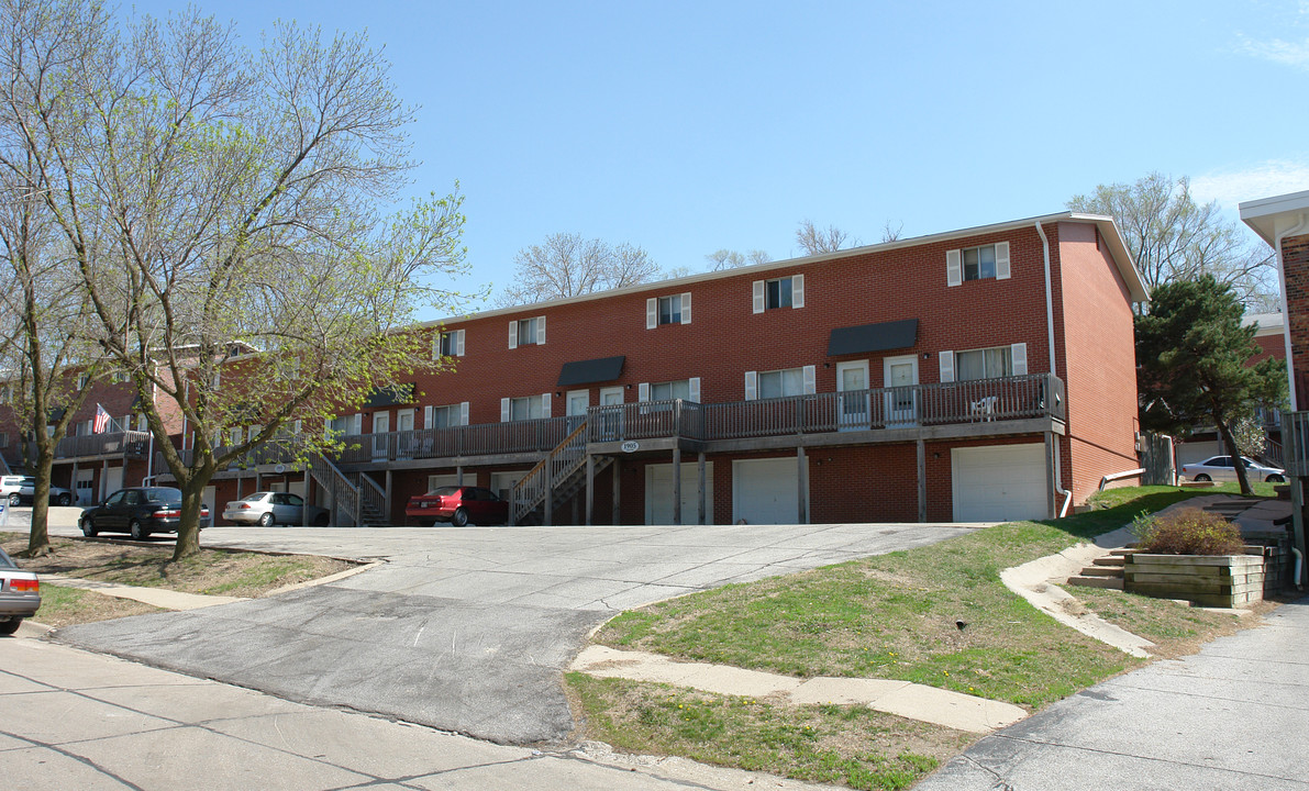 Silverthorne Condominiums in Bellevue, NE - Building Photo