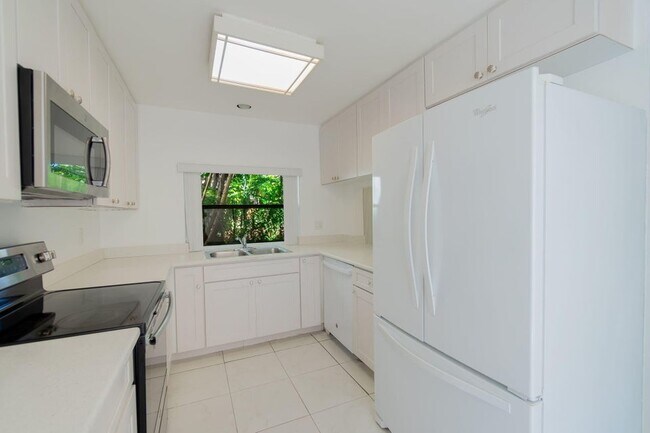 6090 Aloma Ln in Boca Raton, FL - Building Photo - Building Photo