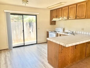 125 E Edmundson Ave in Morgan Hill, CA - Building Photo - Building Photo