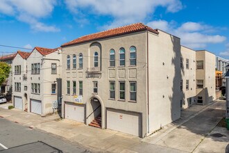 2211 Channing Way in Berkeley, CA - Building Photo - Primary Photo