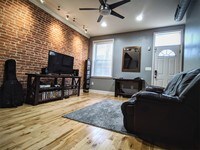 1101 W Hamburg St photo'