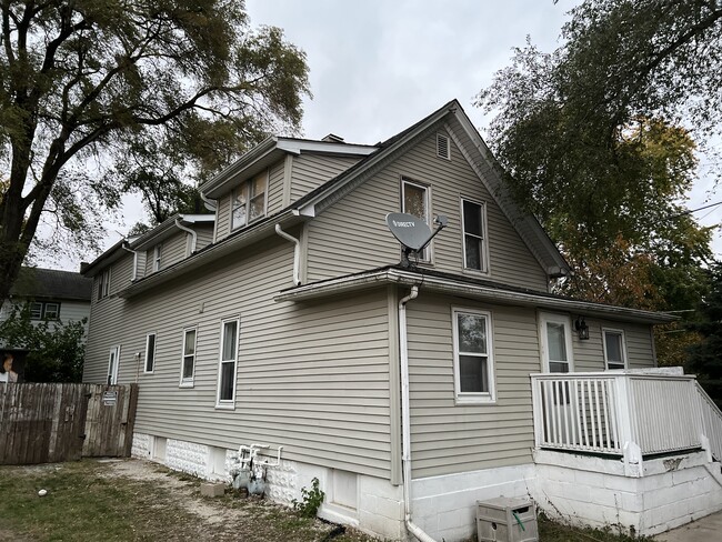 629 Clinton St, Unit 3 bed 1st floor