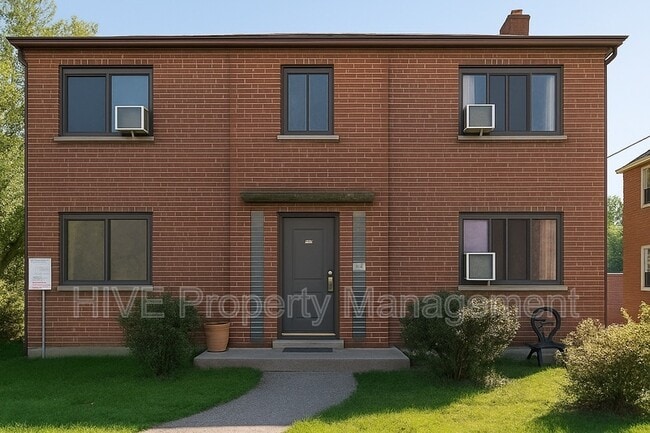 property at 3919 E Gatewood Ln