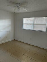 8325 Sunrise Lakes Blvd in Sunrise, FL - Building Photo - Building Photo