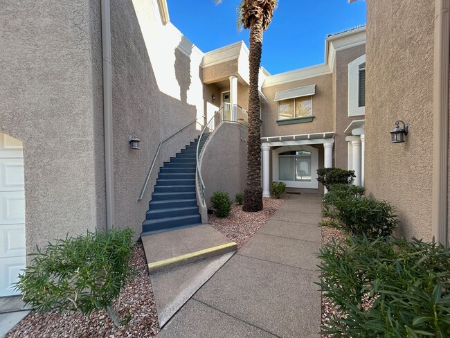1550 San Juan Hills Dr in Las Vegas, NV - Foto de edificio - Building Photo