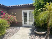 12 Buckingham Way photo'