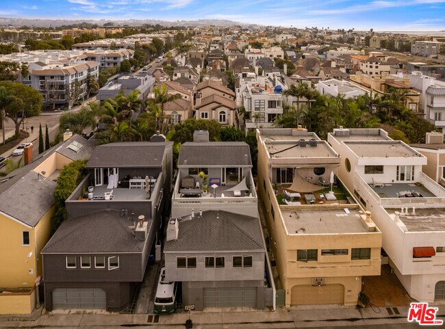 131 Mast Mall in Marina Del Rey, CA - Building Photo - Building Photo