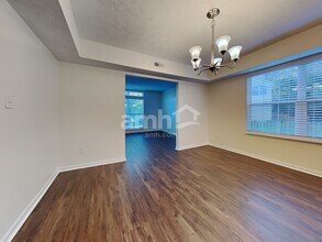 8281 Cardinal Ct in Avon, IN - Foto de edificio - Building Photo