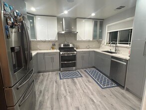 37083 Holly St in Fremont, CA - Building Photo - Building Photo