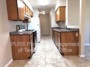 1102 Woodlief Trail in Round Rock, TX - Building Photo - Building Photo