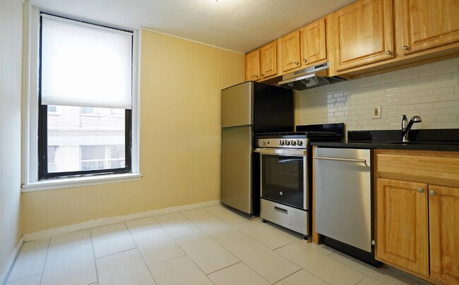 66 Pinckney St, Unit 238-2 in Boston, MA - Building Photo - Building Photo