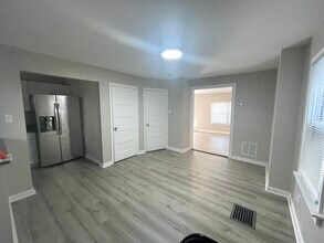 1140 Lapish Rd in Pittsburgh, PA - Building Photo - Building Photo