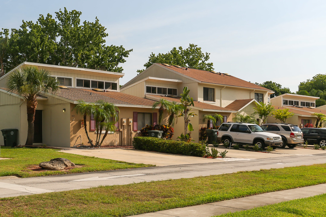 Southern Villas Apartments in Daytona Beach, FL - Building Photo