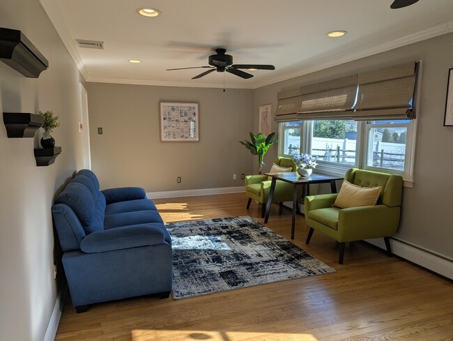 property at 89 Hedgerow Dr