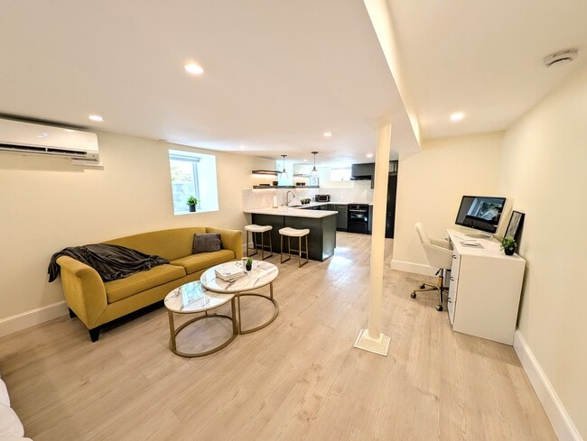 41 Melville Ave, Unit Basement