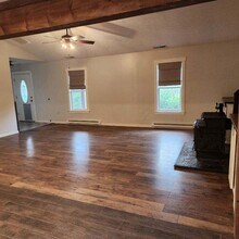 9063 Morrow Woodville Rd in Pleasant Plain, OH - Foto de edificio - Building Photo