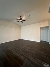 5933 Fairlands Rd in Milton, FL - Foto de edificio - Building Photo