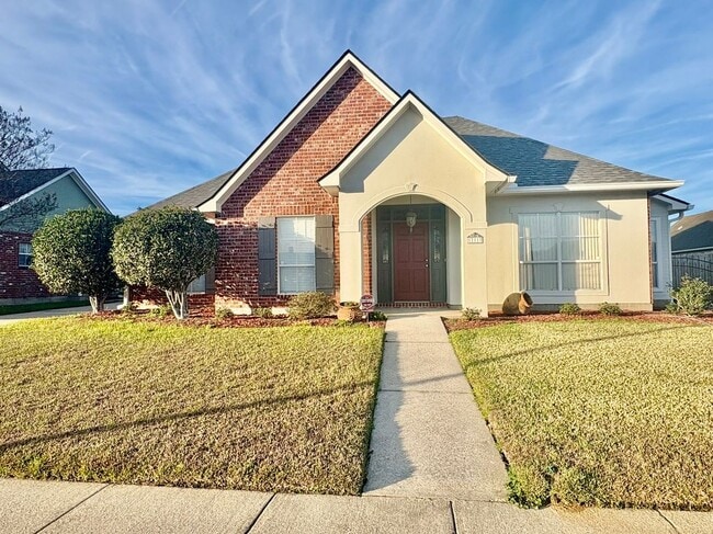 11117 Gold Cup Ave in Baton Rouge, LA - Foto de edificio - Building Photo