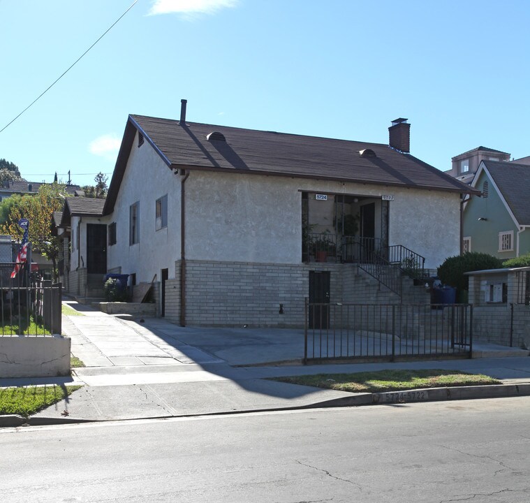 5722-5724 Aldama St in Los Angeles, CA - Foto de edificio