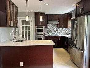 33 Ava Dr in Syosset, NY - Building Photo - Building Photo