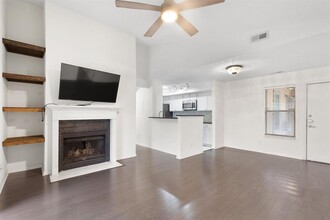 3204 Menchaca Rd in Austin, TX - Building Photo - Building Photo