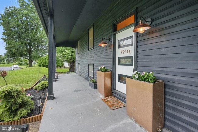 7910 Bayberry Dr in Alexandria, VA - Building Photo - Building Photo