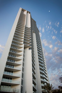 Signature Place Tower in St. Petersburg, FL - Foto de edificio - Building Photo