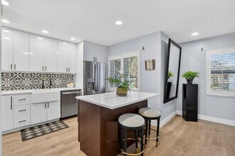 21650 Juego Cir in Boca Raton, FL - Building Photo - Building Photo