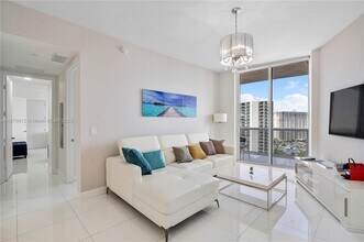 15811 Collins Ave, Unit 1205 in North Miami Beach, FL - Building Photo - Building Photo