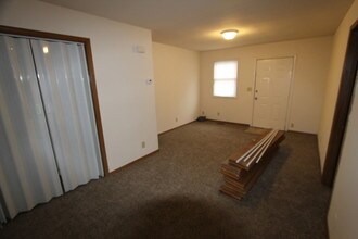 518 E Illinois St-Unit -Apt B in Evansville, IN - Building Photo - Building Photo