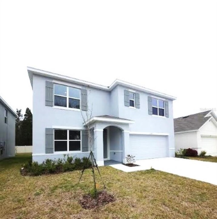 35589 Lockman Wy in Zephyrhills, FL - Building Photo