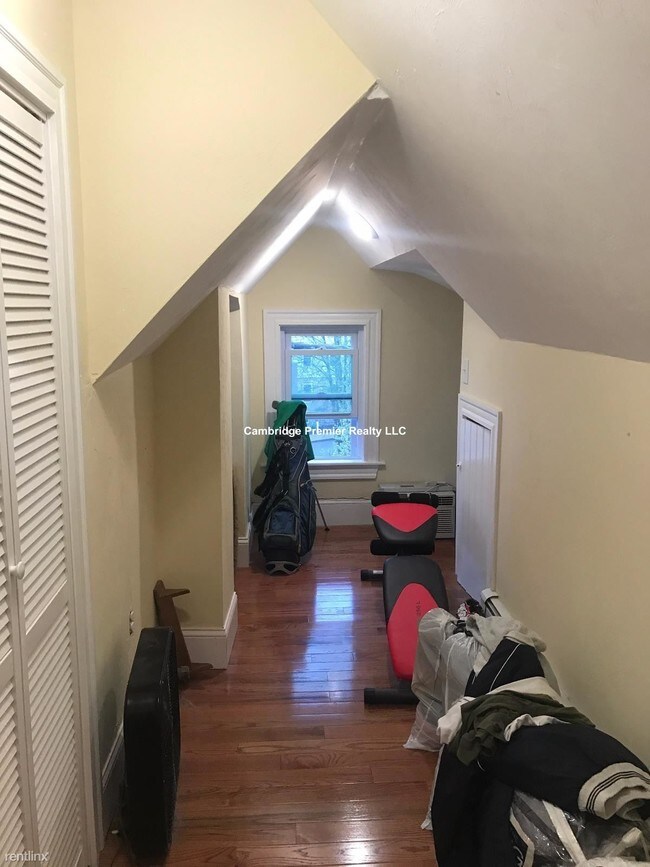 69 Bonair St-Unit -# 2 in Somerville, MA - Building Photo - Building Photo