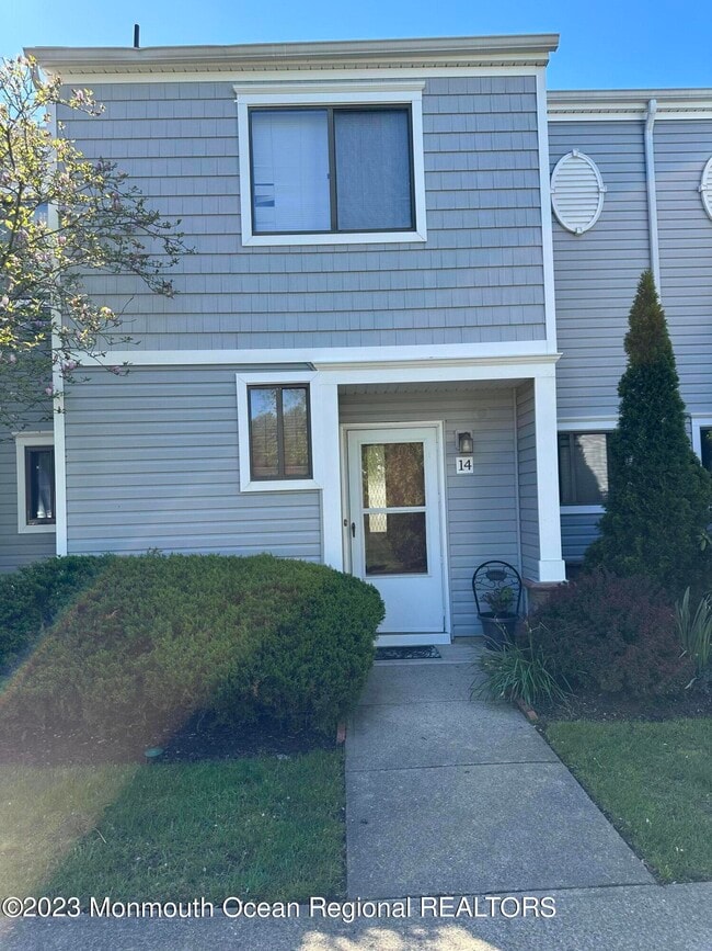 14 Dawn Ct in Tinton Falls, NJ - Building Photo - Building Photo