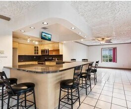 3030 NW 212th St in Miami Gardens, FL - Foto de edificio - Building Photo