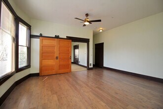 1634 NW Everett St in Portland, OR - Building Photo - Building Photo