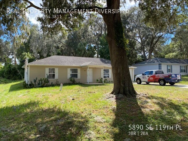 5890 SE 119th Pl in Belleview, FL - Building Photo - Building Photo