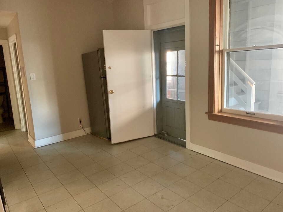 949 N Hoyne Ave-Unit -953-2 in Chicago, IL - Building Photo