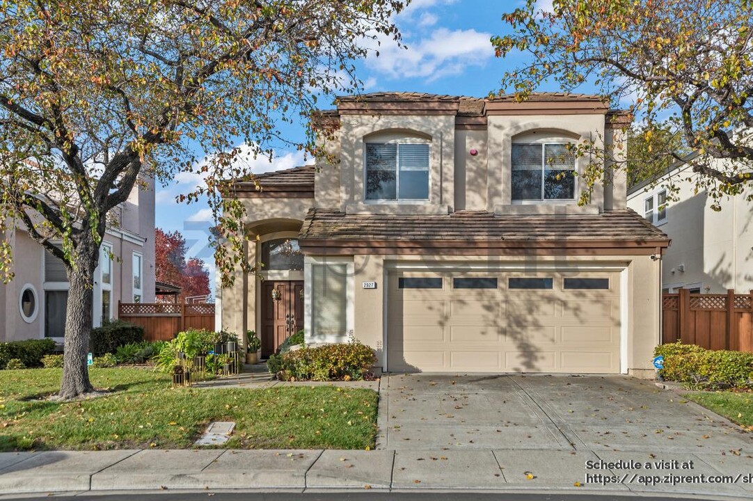 2927 Sorrento Way in Union City, CA - Building Photo