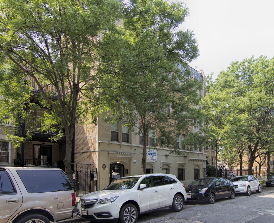 5054 N Winthrop Ave in Chicago, IL - Foto de edificio