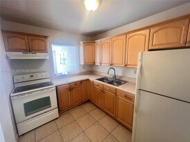 12290 NE 11th Ct in North Miami, FL - Building Photo