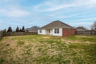 520 Bonanza St in Centerton, AR - Building Photo - Building Photo