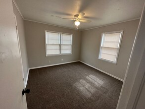182 W 49th Pl N in Tulsa, OK - Building Photo - Building Photo