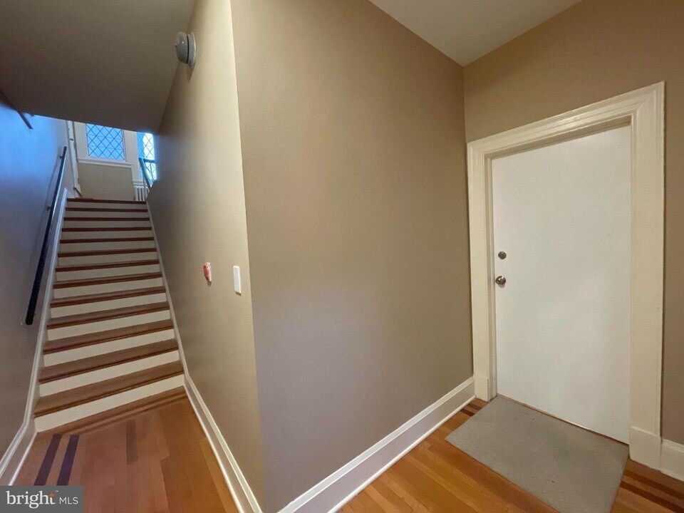 5600 Pimlico Rd-Unit -APT 2F in Baltimore, MD - Building Photo