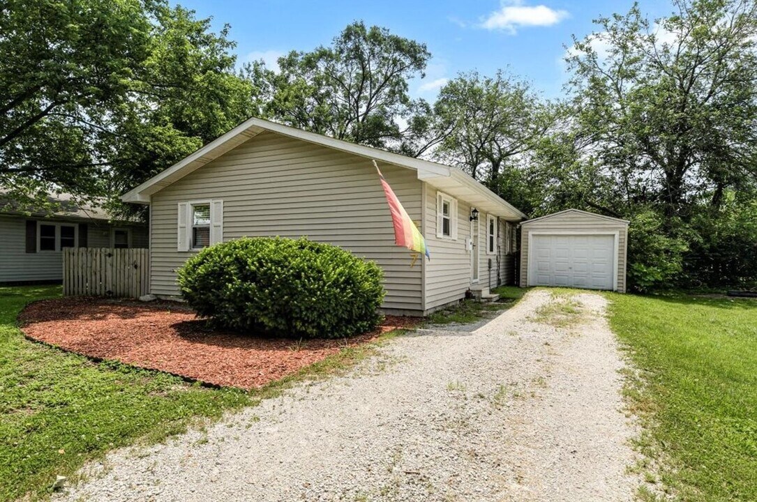 307 Thompson St in Urbana, IL - Building Photo